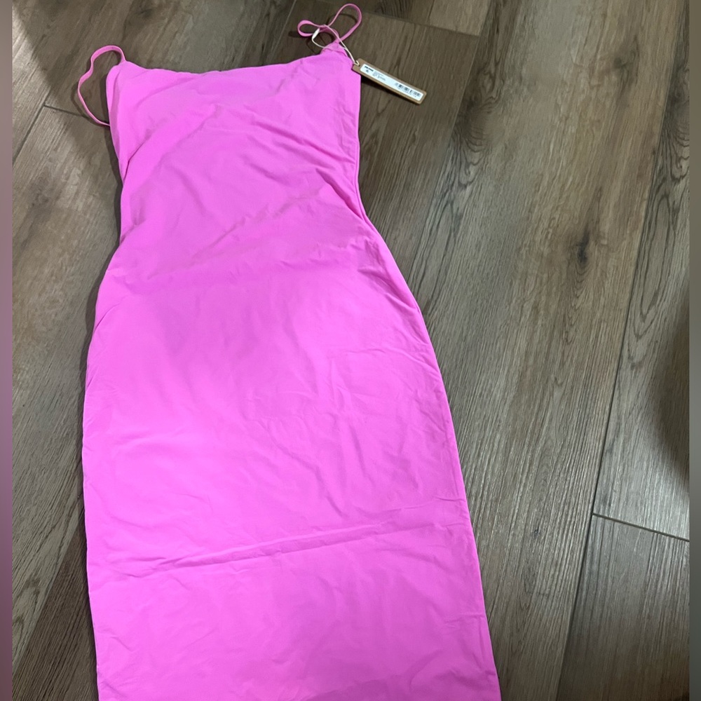 Skims fits everybody long slip dress in hot pink